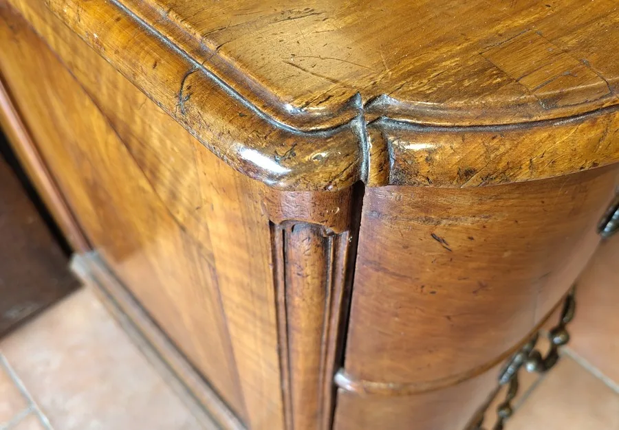 Commode arbalète en noyer massif, Louis XIV - vue 4