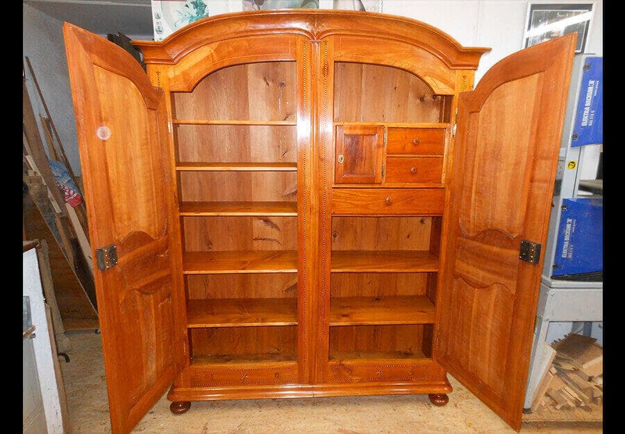 Restauration d'une armoire de mariage fribourgeoise marquetée - vue 18