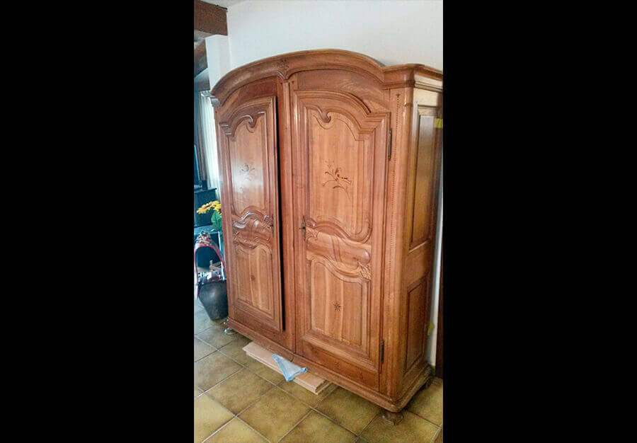 Restauration d'une armoire de mariage fribourgeoise marquetée - vue 2