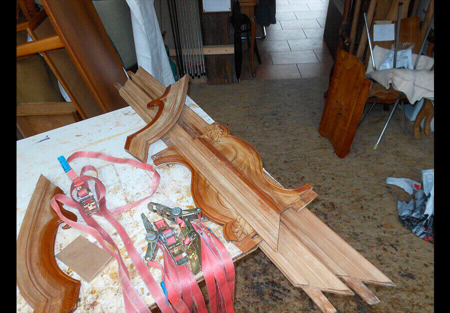Restauration d'une armoire de mariage fribourgeoise marquetée - vue 5
