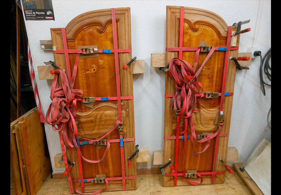 Restauration d'une armoire de mariage fribourgeoise marquetée - vue 8