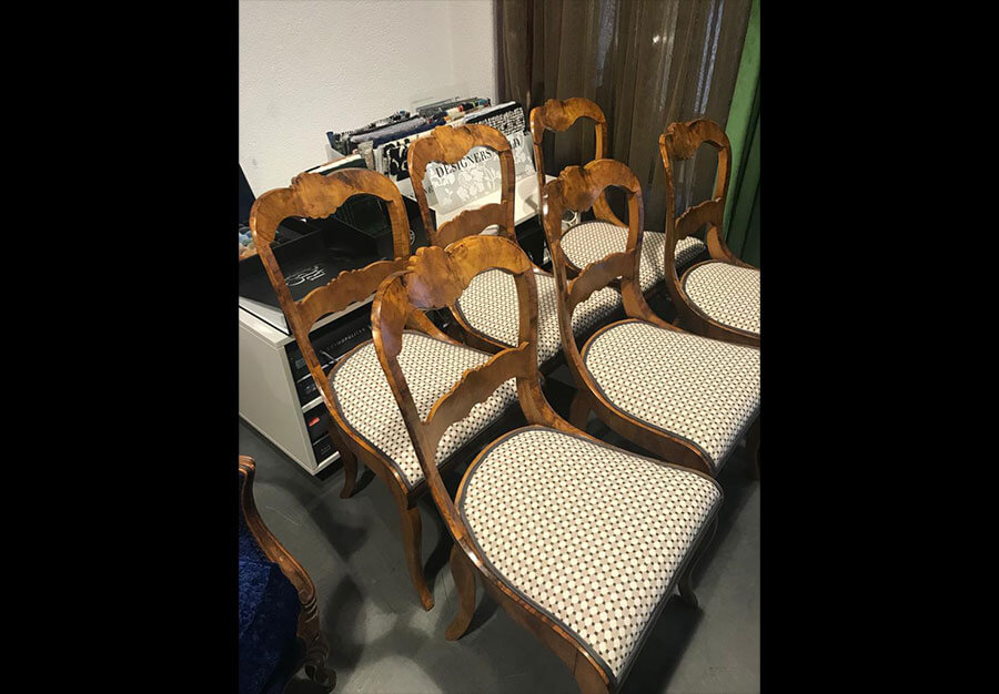 Chaises en noyer d'Yverdon - au péché du mobilier
