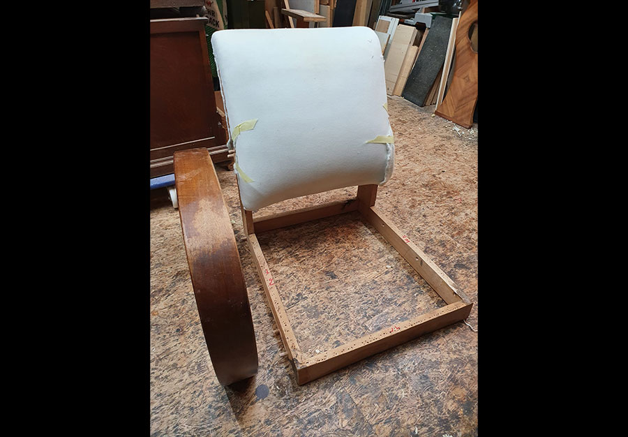 Paire de fauteuils club, En noyer - vue 6