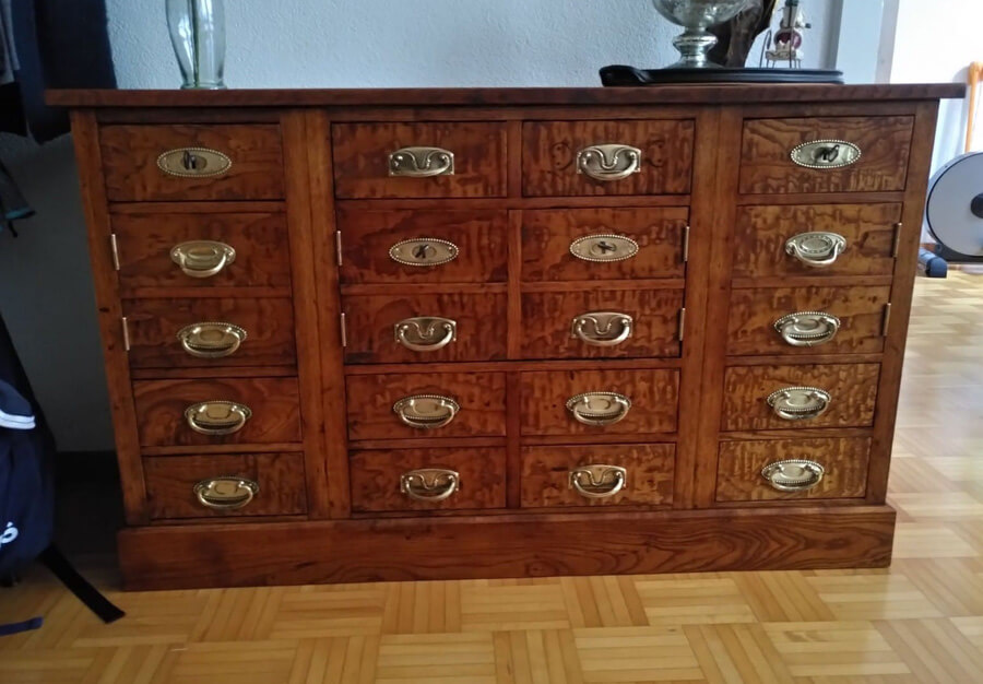 Restauration d'un meuble d'atelier
