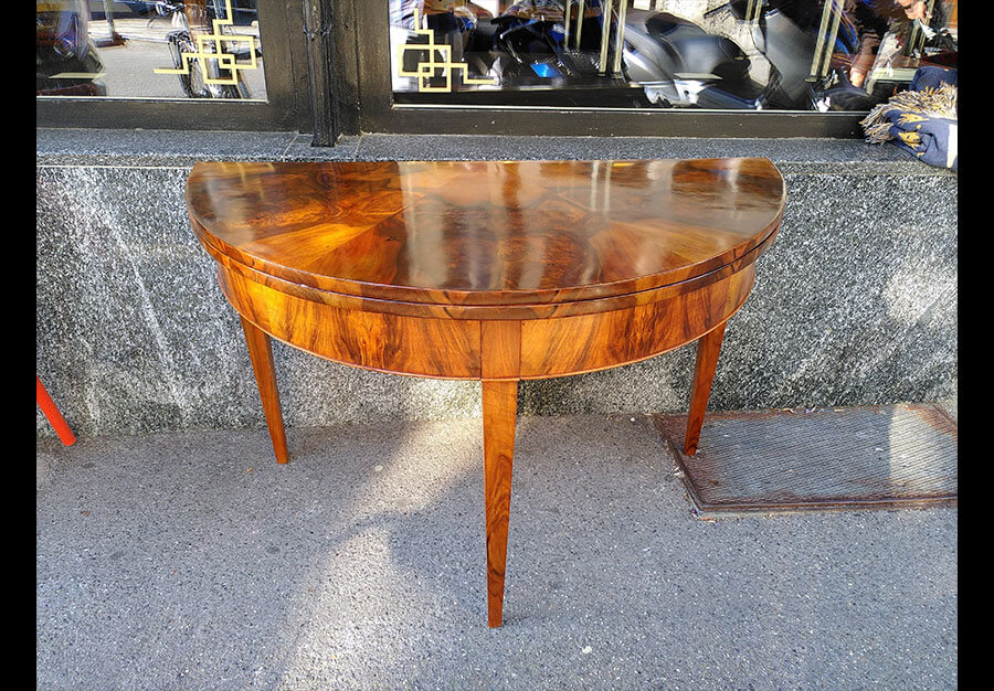 Table en demi-lune, Directoire