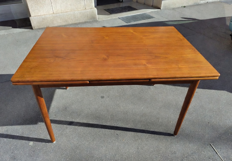 Restauration table danoise en teck