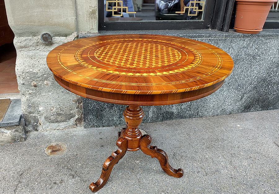 Table d'appoint en marqueterie