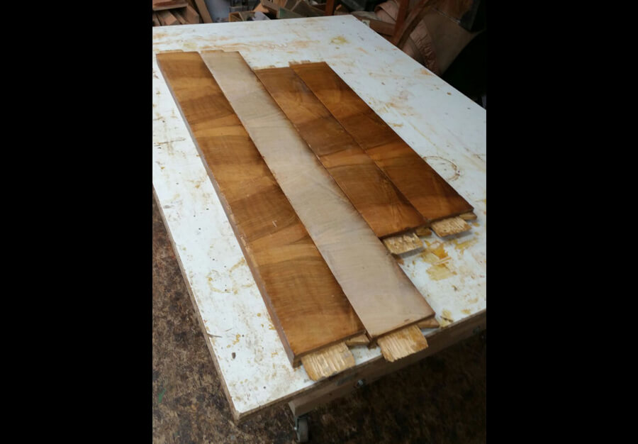 table porte-feuille, En noyer - vue 13