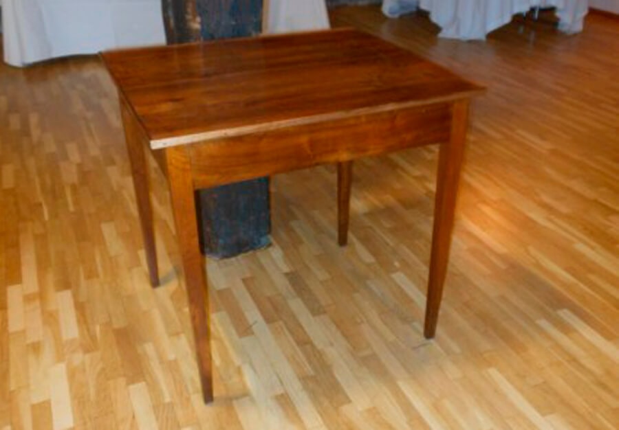 Petite table en noyer, Petite table en noyer Directoire - vue 1