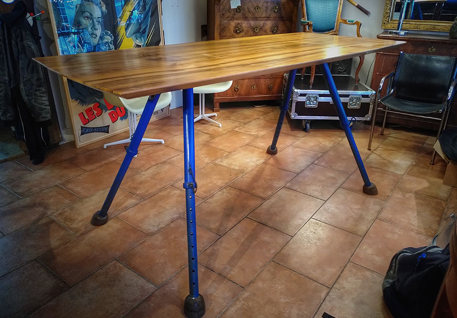 Table concept, Pieds cheval d'arçons - vue 2