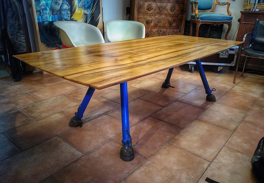 Table concept, Pieds cheval d'arçons - vue 3